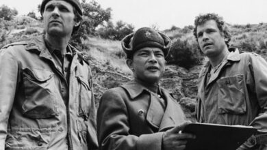 Photo of ‘M*A*S*H’ Stars Alan Alda and Wayne Rogers’s Touching Revelation Led to Greatness on Set