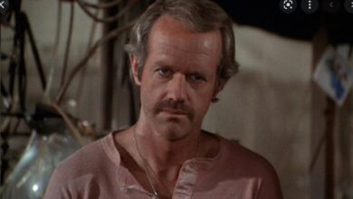 Photo of Mike Farrell had complicated feelings about B.J. Hunnicutt’s mustache
