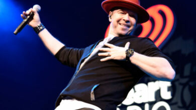 Photo of ‘Blue Bloods’ Star Donnie Wahlberg Shows Off Six-Pack Abs in New Concert Photo