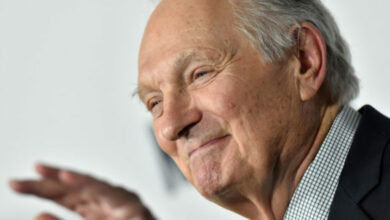 Photo of M*A*S*H Icon Alan Alda Posts Selfies Getting First Round of Shots, Speaks Out