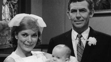 Photo of ‘The Andy Griffith Show’: How Sheriff Andy Taylor Met His On-Screen Girlfriend Helen Crump
