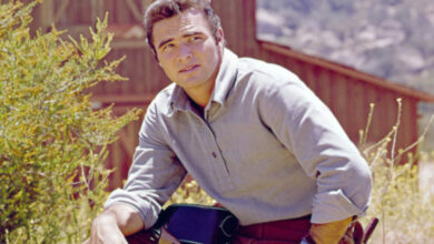 Photo of ‘Gunsmoke’: How the Legendary Series Kickstarted Burt Reynolds’ Career