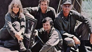 Photo of ‘M*A*S*H’ Star Alan Alda Opens Up About Keeping His Hawkeye Character Fresh for 11 Years