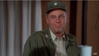 Photo of Entire Cast of M*A*S*H Knew Nothing of Col. Blake’s Fate Until Scene Was Shot