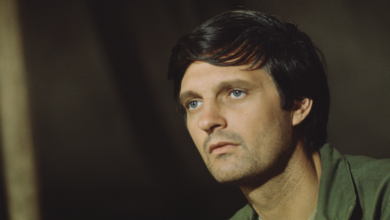 Photo of ‘M*A*S*H’: 1 Steamy Plotline Involving Hawkeye Was Rejected