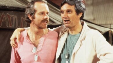 Photo of M*A*S*H Photo: Alan Alda, Mike Farrell Reunite to Toast 50th Anniversary