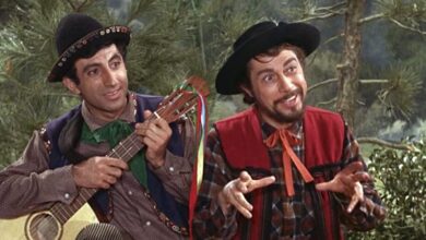 Photo of Can you guess which classic show Jamie Farr is in?