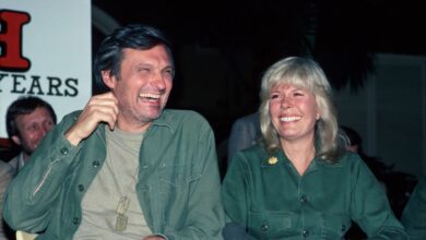Photo of ‘M*A*S*H’: Alan Alda Revealed the Exercise Invented by Cast That He Continued Doing for Decades