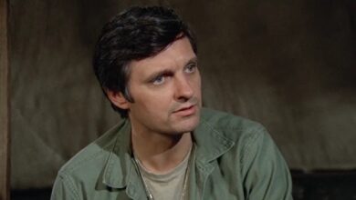 Photo of Did Alan Alda miss Hawkeye when M*A*S*H ended?